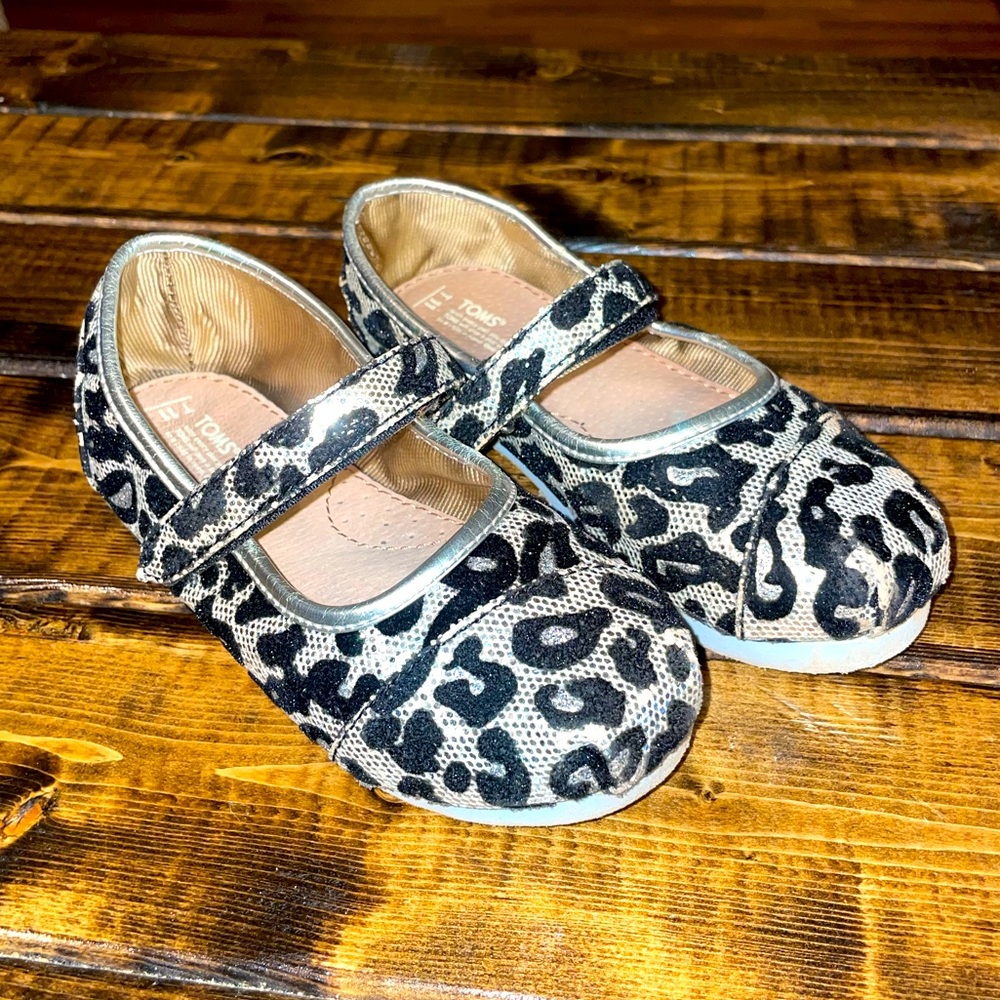 Girls shoes Toms size 11